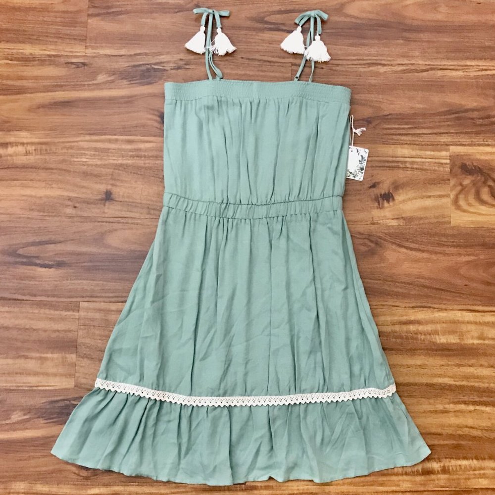 NWT Girls Chelsea & Violet Green Dress